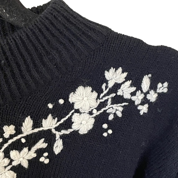 VINTAGE Black & White Floral Embroidered Crew Neck Grandma Core Sweater SZ L - Picture 6 of 11